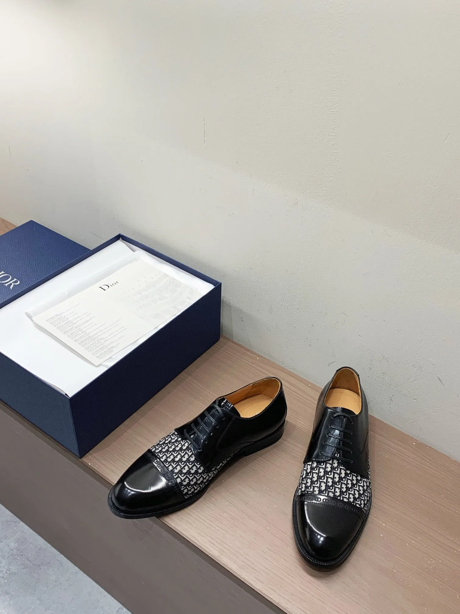 [Dior] Top P: 960💰 Standard code 39-44 (38.45.46 custom-made, non-returnable and non-exchangeable) Dior Dior's latest high-end men's boutique casual leather shoes, imported cowhide upper, water-dyed cowhide lining, imported leather outsole, perfect details are impeccable.
